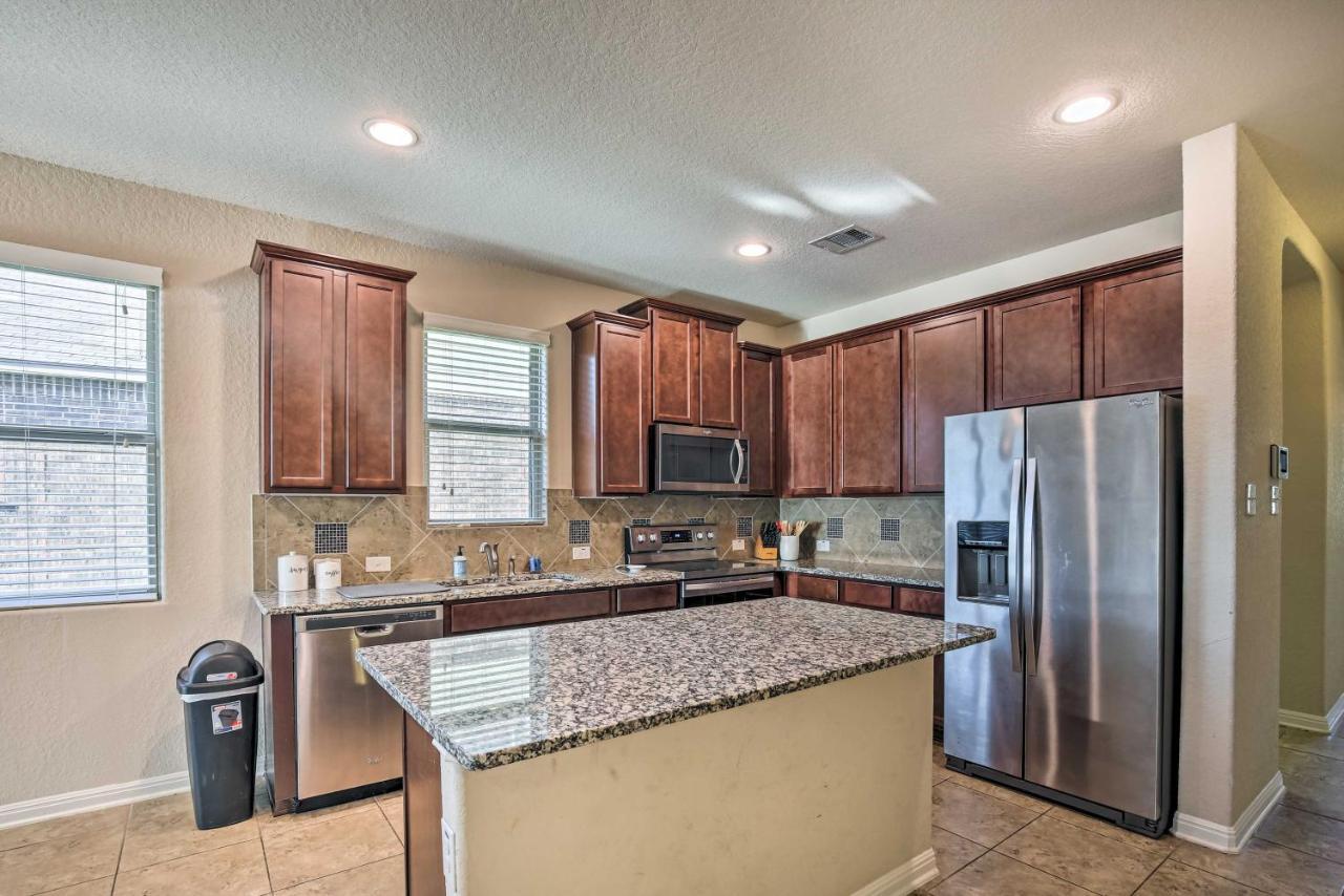 San Antonio Home With Yard About 8 Mi To Lackland! Buitenkant foto