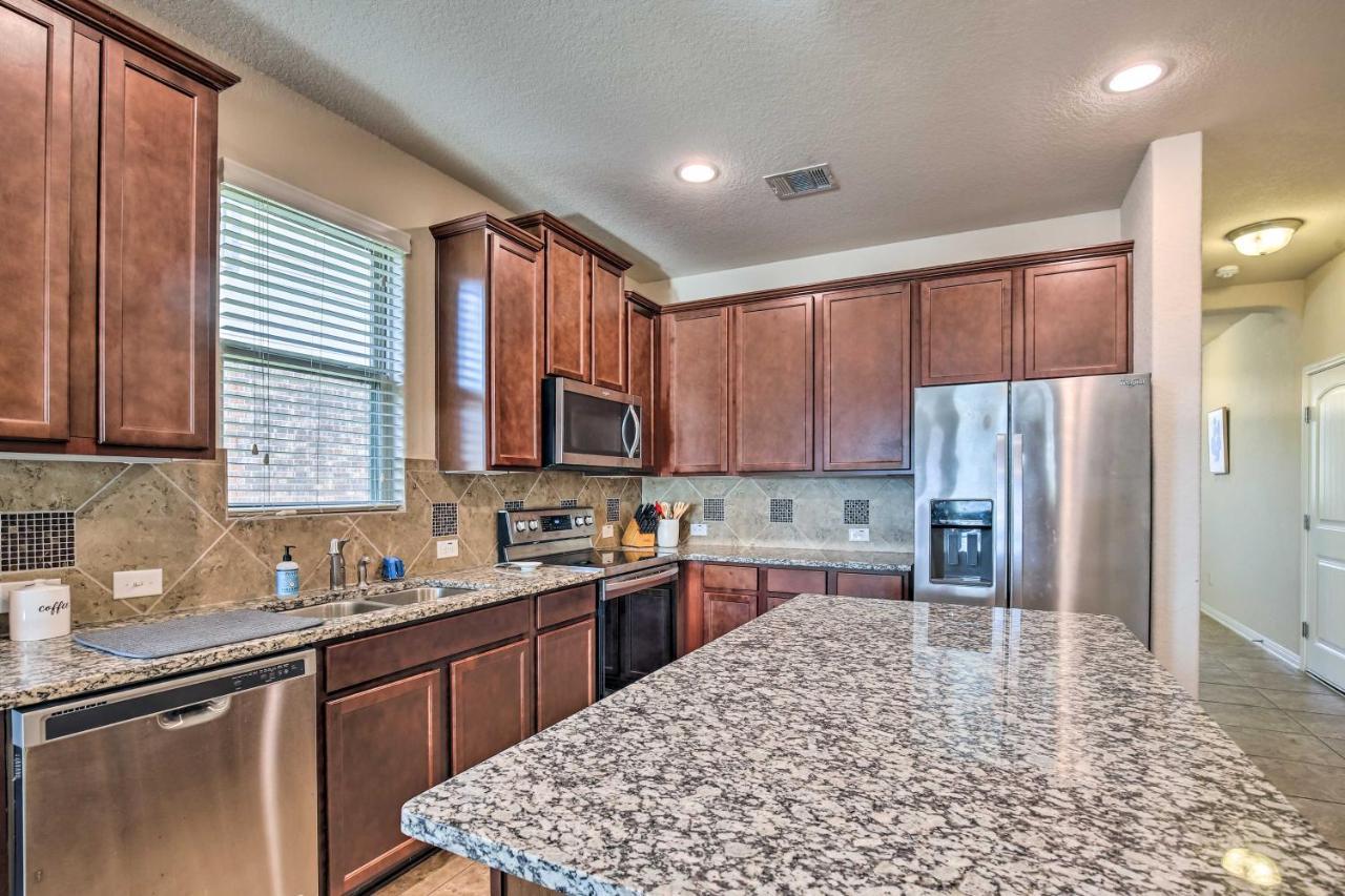 San Antonio Home With Yard About 8 Mi To Lackland! Buitenkant foto