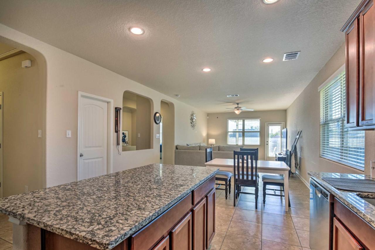San Antonio Home With Yard About 8 Mi To Lackland! Buitenkant foto