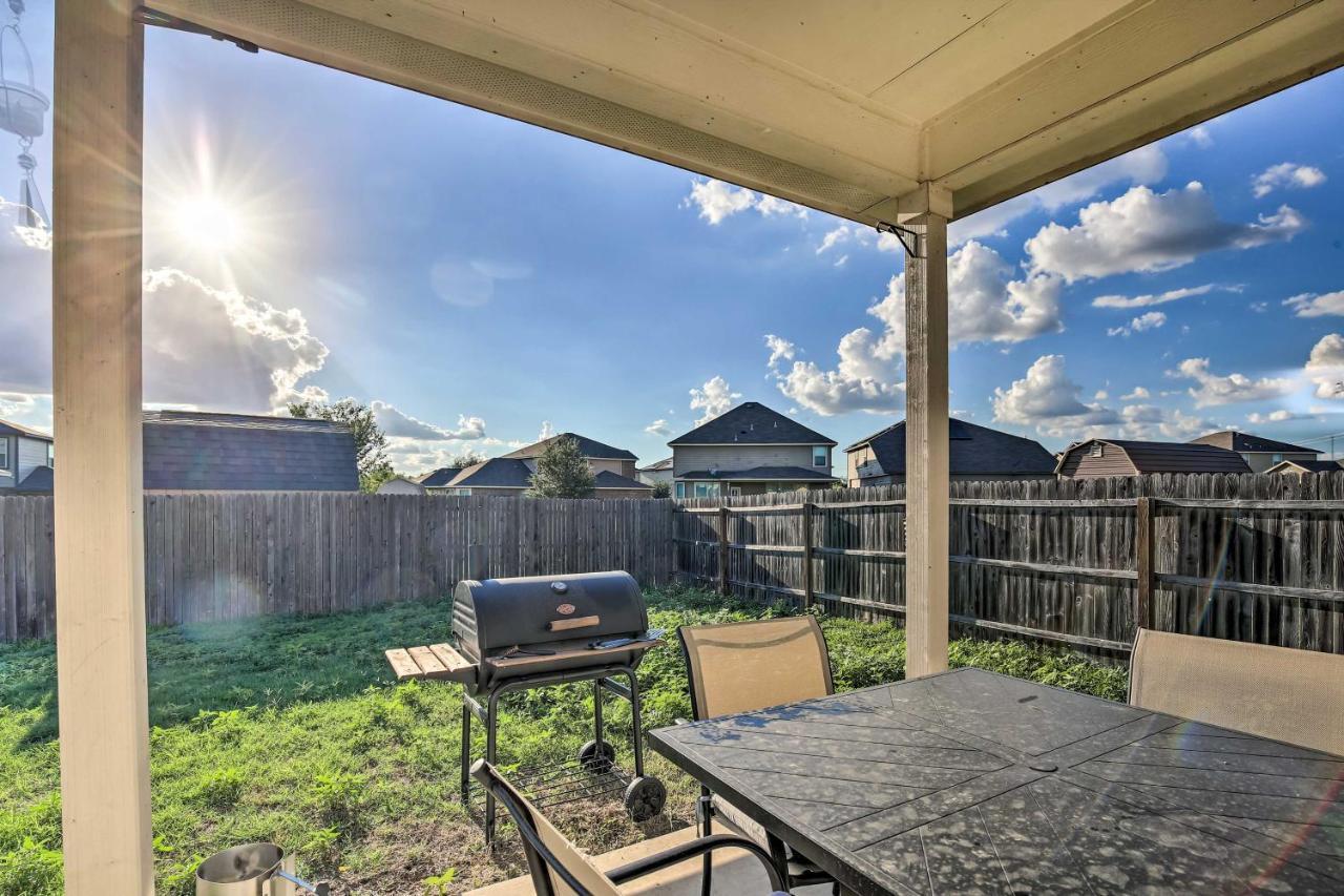 San Antonio Home With Yard About 8 Mi To Lackland! Buitenkant foto